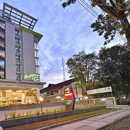 Whiz Prime Hotel Khatib Sulaiman Padang Exterior foto